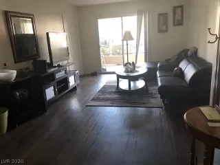 Photo #4: 2231596 Listing