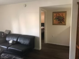 Photo #5: 2231596 Listing