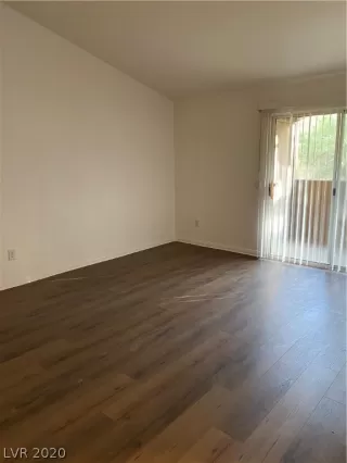 Photo #4: 2231597 Listing