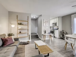 Photo #1: 2231627 Listing