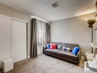 Photo #5: 2231627 Listing