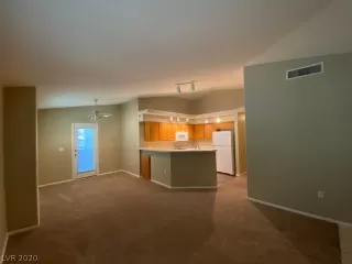 Photo #4: 2231709 Listing