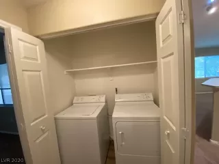 Photo #6: 2231709 Listing