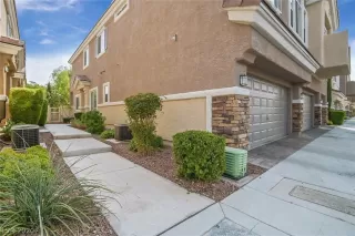 Photo #1: 2231757 Listing