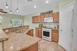 Photo #6: 2231757 Listing