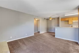 Photo #4: 2231801 Listing 