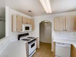 Photo #3: 2231819 Listing 