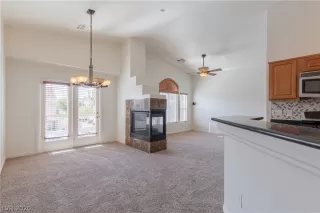 Photo #5: 2231886 Listing