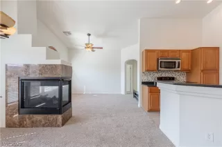 Photo #6: 2231886 Listing