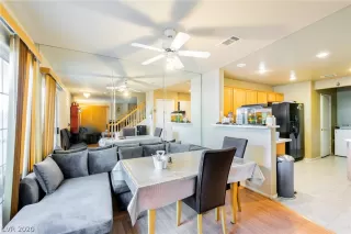 Photo #4: 2232043 Listing