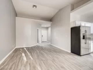 Photo #4: 2232106 Listing