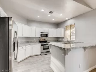 Photo #6: 2232106 Listing