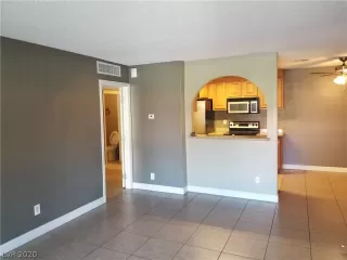 Photo #1: 2232118 Listing