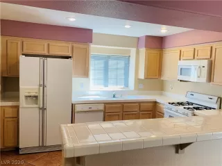 Photo #3: 2232171 Listing