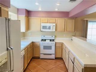 Photo #4: 2232171 Listing