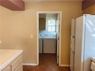 Photo #5: 2232171 Listing