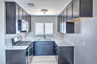 Photo #3: 2232182 Listing