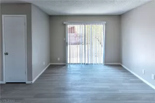 Photo #5: 2232182 Listing