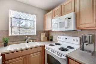 Photo #6: 2232234 Listing 