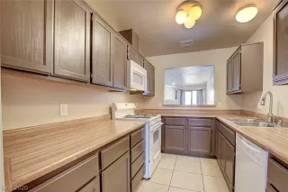 Photo #2: 2232248 Listing