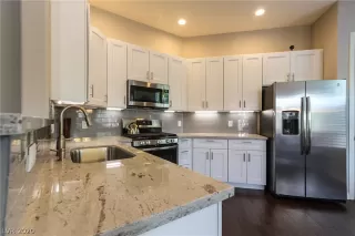 Photo #1: 2232256 Listing