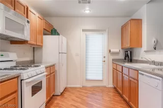 Photo #5: 2232284 Listing 