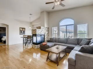 Photo #3: 2232313 Listing