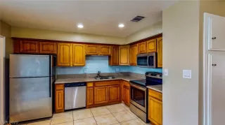 Photo #5: 2232366 Listing