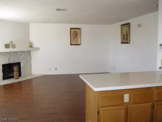 Photo #4: 2232420 Listing