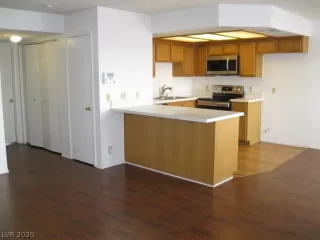 Photo #5: 2232420 Listing