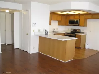 Photo #6: 2232420 Listing