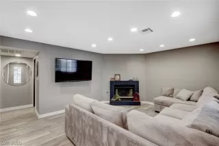 Photo #2: 2232465 Listing