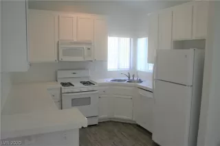 Photo #1: 2232520 Listing