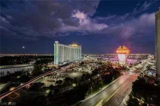 Photo #2: 2232543 Listing