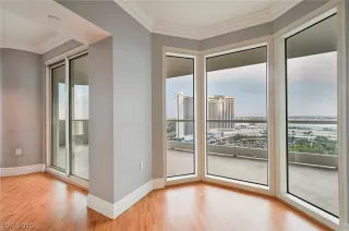 Photo #4: 2232543 Listing