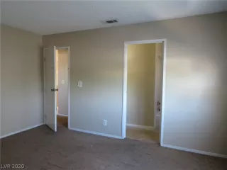 Photo #5: 2232548 Listing