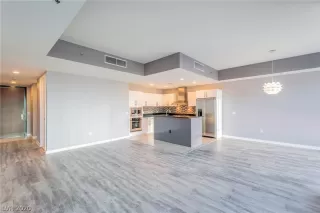 Photo #5: 2232634 Listing