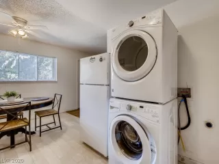 Photo #2: 2232635 Listing