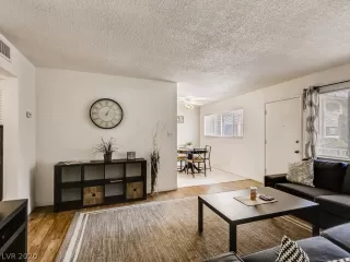 Photo #4: 2232635 Listing