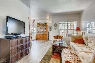 Photo #2: 2232662 Listing