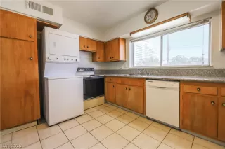 Photo #4: 2232670 Listing