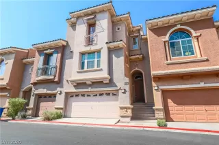 Photo #1: 2232698 Listing