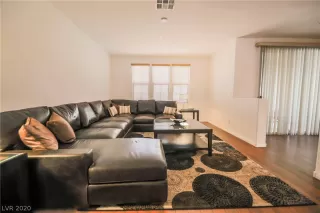 Photo #4: 2232698 Listing