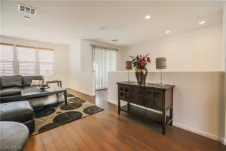 Photo #6: 2232698 Listing