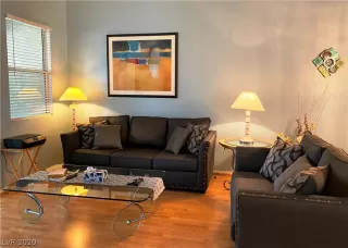 Photo #2: 2232719 Listing