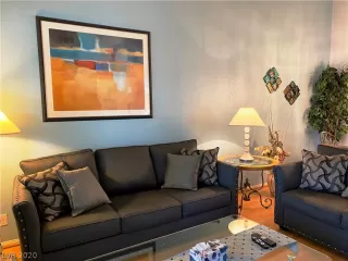 Photo #3: 2232719 Listing