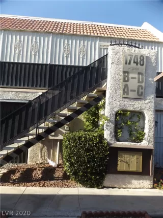 Photo #1: 2232737 Listing 