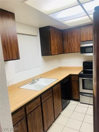 Photo #3: 2232737 Listing 