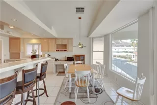 Photo #6: 2232756 Listing