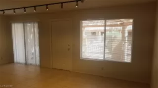 Photo #5: 2232795 Listing